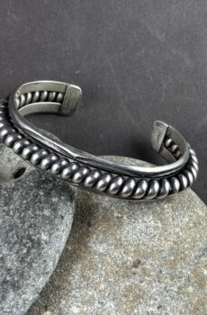 Tahe Twisted Wire Bracelet
