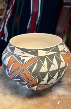 Acoma Polychrome Pot