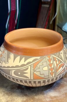 Jemez Pueblo Fine Line Pot