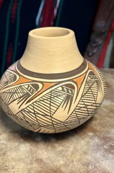 Acoma Fine line Vase